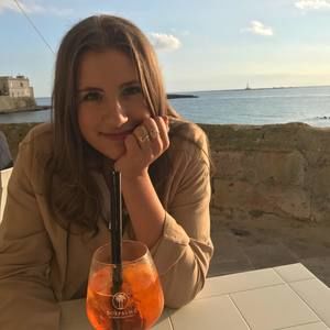 Meet your Posher, Elisa